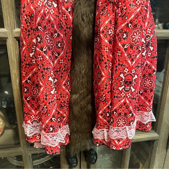 Little Red Riding Hood Costume - Picture 6 of 11